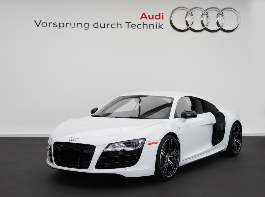  Audi R8 Exclusive Selection Edition 2012 года  (NA) (фото 15 из 18)